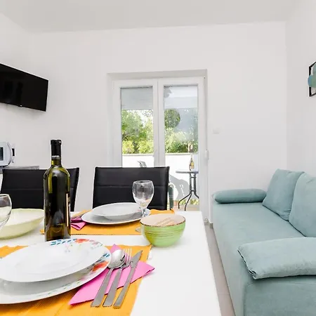 And Bianca Apartment Barbat na Rabu
