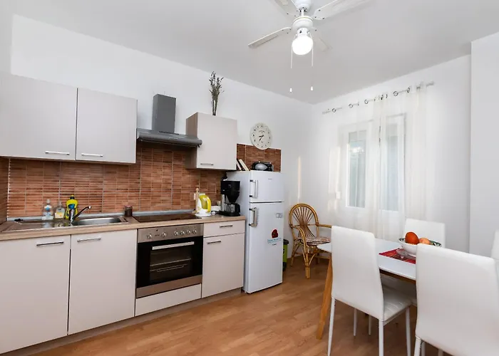 Apartament And Bianca