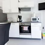 Apartament And Bianca *