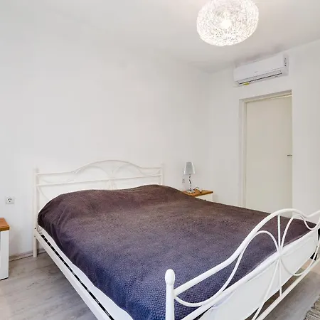And Bianca Apartment *