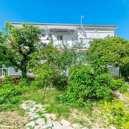 And Bianca Apartment