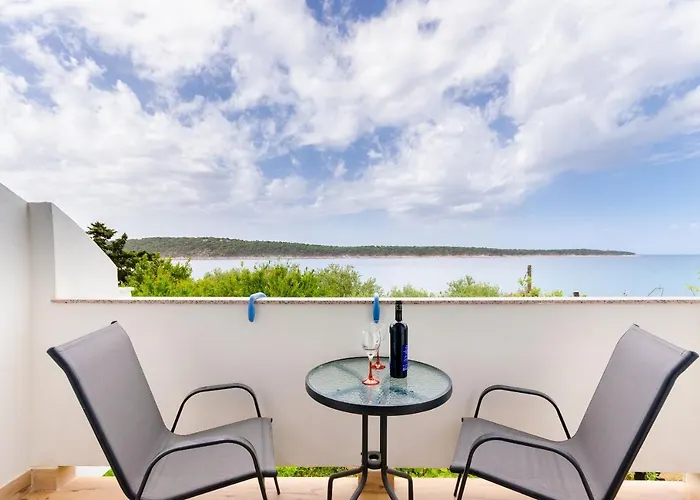 Apartment And Bianca